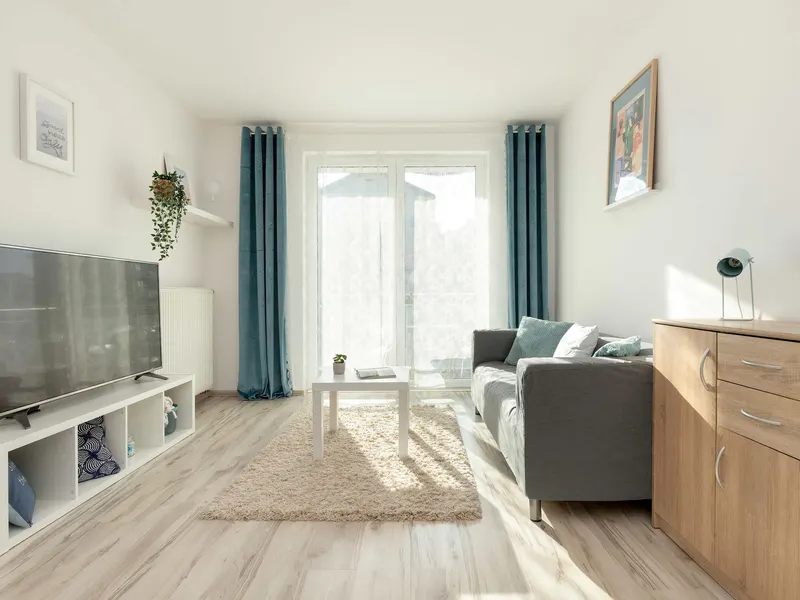Spacious Apartment | Balcony and Peaceful Neighborhood – photo 5