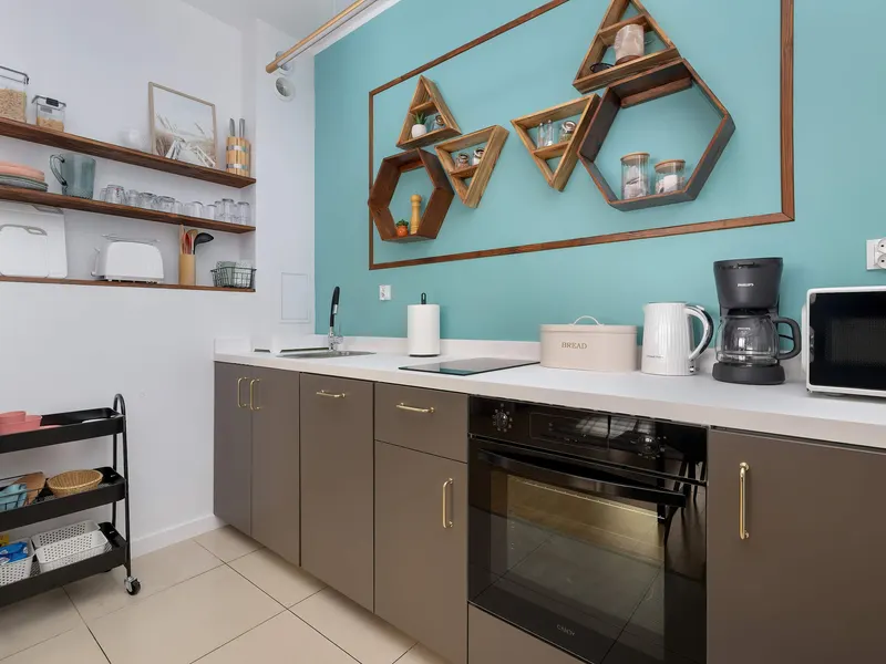 Przestronny Apartament z Balkonem | Blisko Parku Zdrojowego – zdjęcie 3