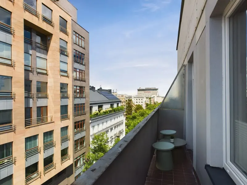 Moderne Wohnung im Zentrum | Balkon und Arbeitsraum – Foto 4