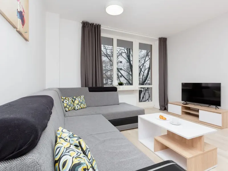 Modern Apartment in the Center | Balcony and 650 m to the Metro – photo 2