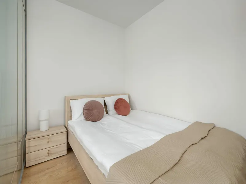 Przytulny Apartament we Wrocławiu | Parking – zdjęcie 2