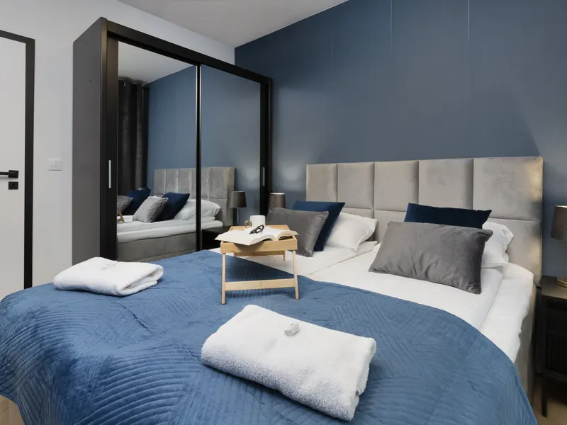 Modernes Apartment | Balkon und Privatparkplatz – Foto 2