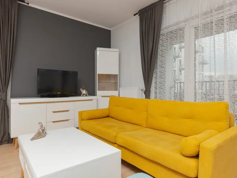 Modern Apartment with Balcony | 450 m to Railway Station – photo 5