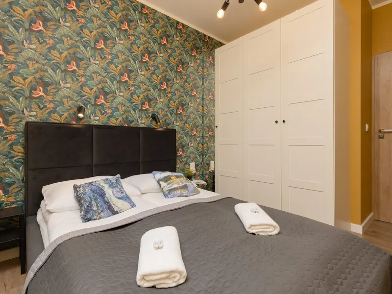 Air-conditioned Apartment with Balcony | Parking in Garage – photo 1