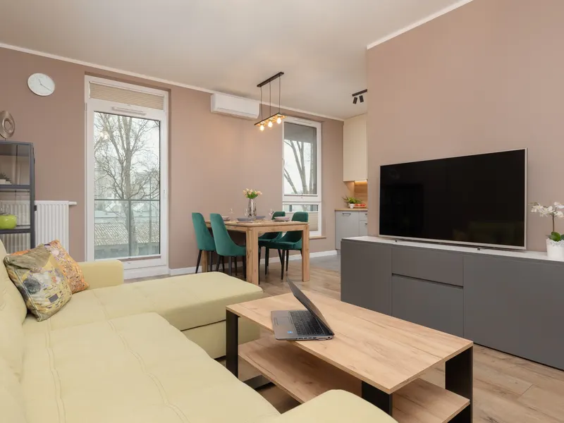 Air-conditioned Apartment with Balcony | Parking in Garage – photo 2