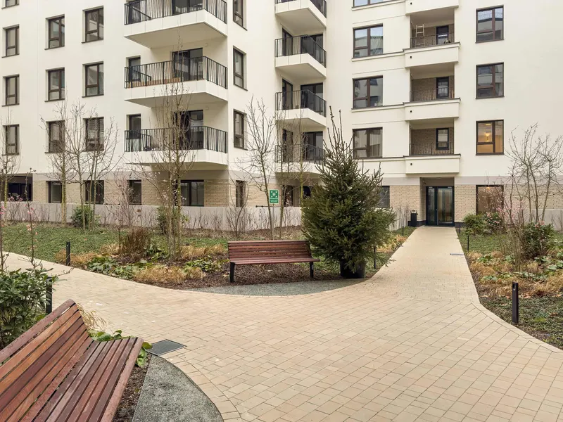 Nowoczesne Studio w Poznaniu | Balkon i Parking – zdjęcie 5