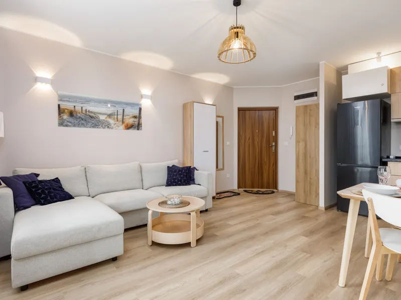 Apartment with Terrace | Air Conditioning, Parking, Close to the Beach – photo 3