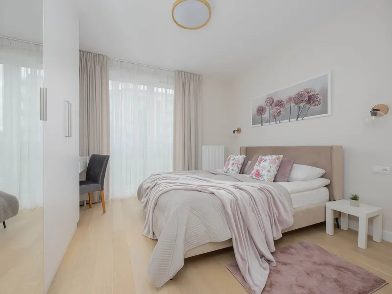 Przestronny Apartament z Balkonem | Parking i Klimatyzacja – zdjęcie 2