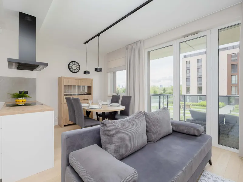 Przestronny Apartament z Balkonem | Parking i Klimatyzacja – zdjęcie 1