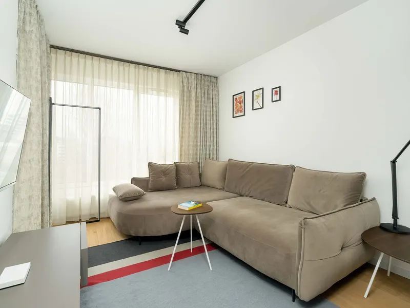 Nowoczesny Apartament w Poznaniu | Balkon, Parking – zdjęcie 1