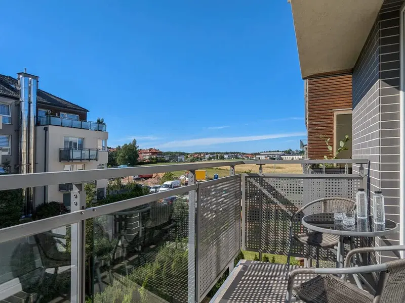 Apartament w zielonej okolicy | Parking w garażu i balkon – zdjęcie 5