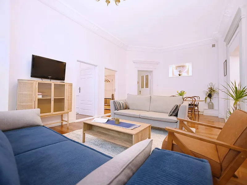 Przestronny Apartament z 3 Sypialniami | Blisko Stacji Kolejowej – zdjęcie 2