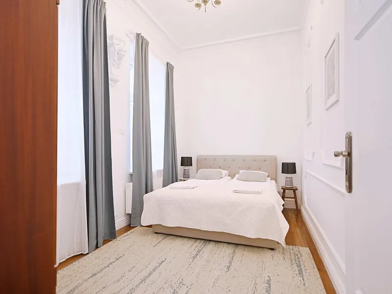 Przestronny Apartament z 3 Sypialniami | Blisko Stacji Kolejowej – zdjęcie 3