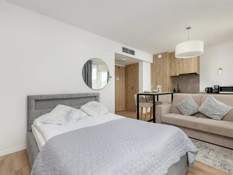 Stylish Studio | Parking, Gym & Close to the Beach – photo 1