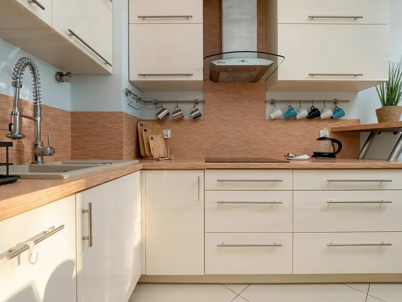 Przestronny Apartament | Dwie Sypialnie, Balkon, Parking – zdjęcie 4