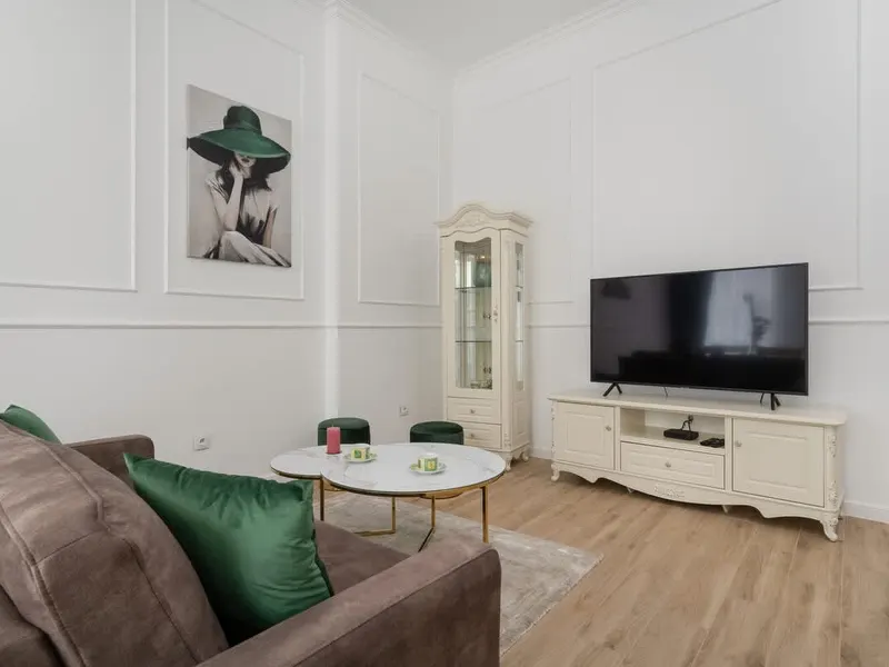 Stylowy Apartament dla 4 Osób | Balkon i Miejsce do Pracy – zdjęcie 5
