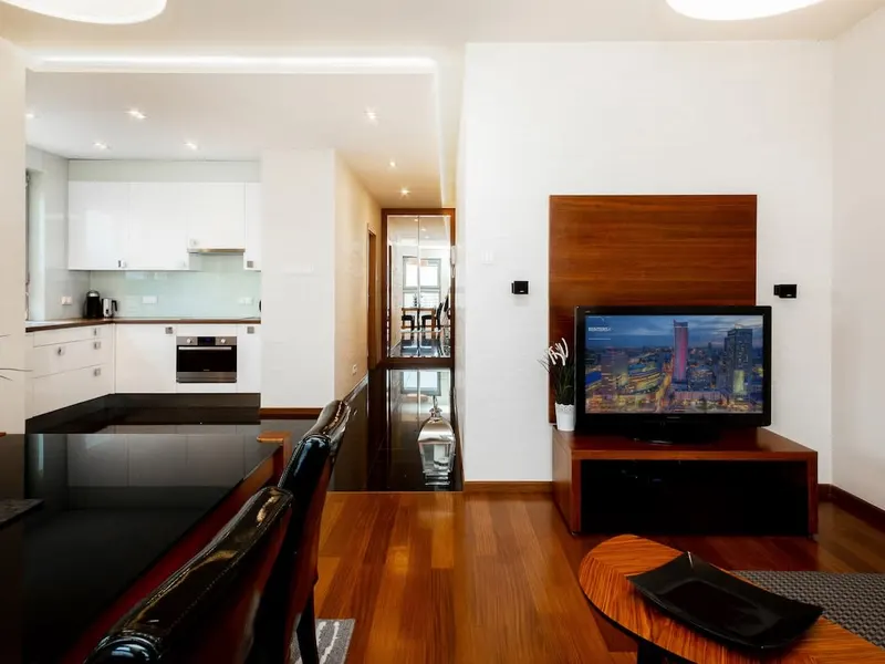 Stylish Apartment | Balcony with City View – photo 4