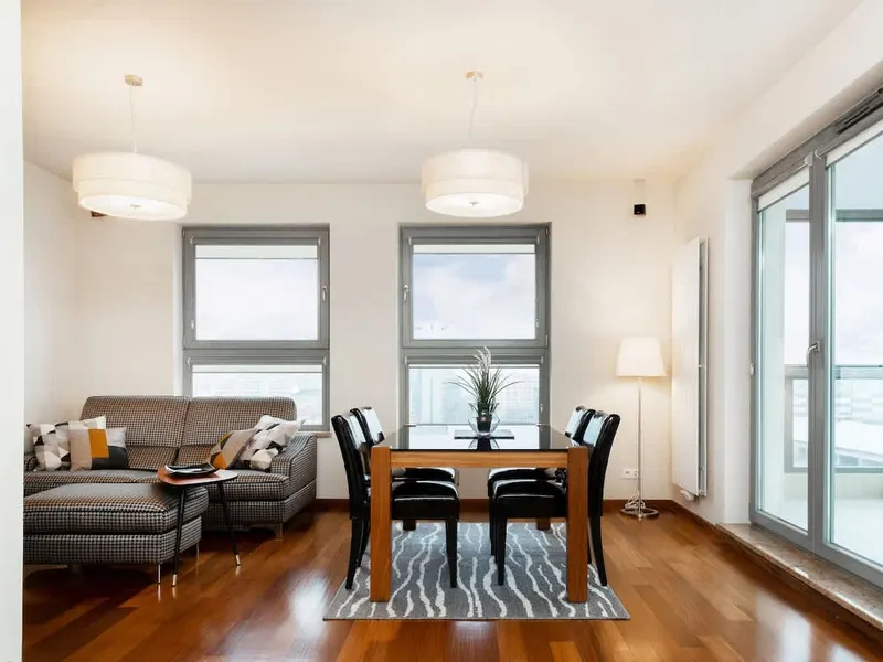 Stylish Apartment | Balcony with City View – photo 1