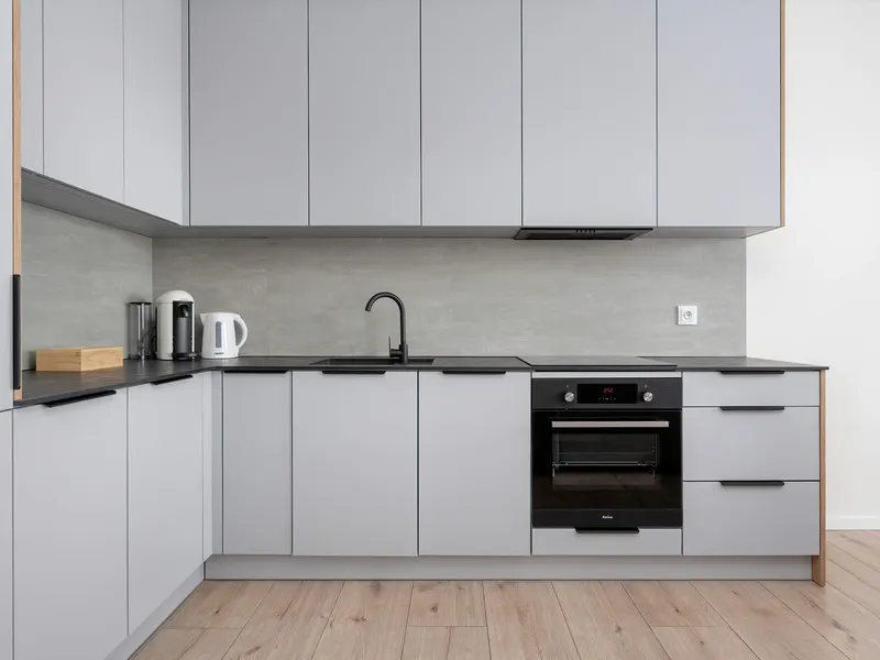 Elegancki Apartament z Jacuzzi | Taras i Prywatny Parking – zdjęcie 4