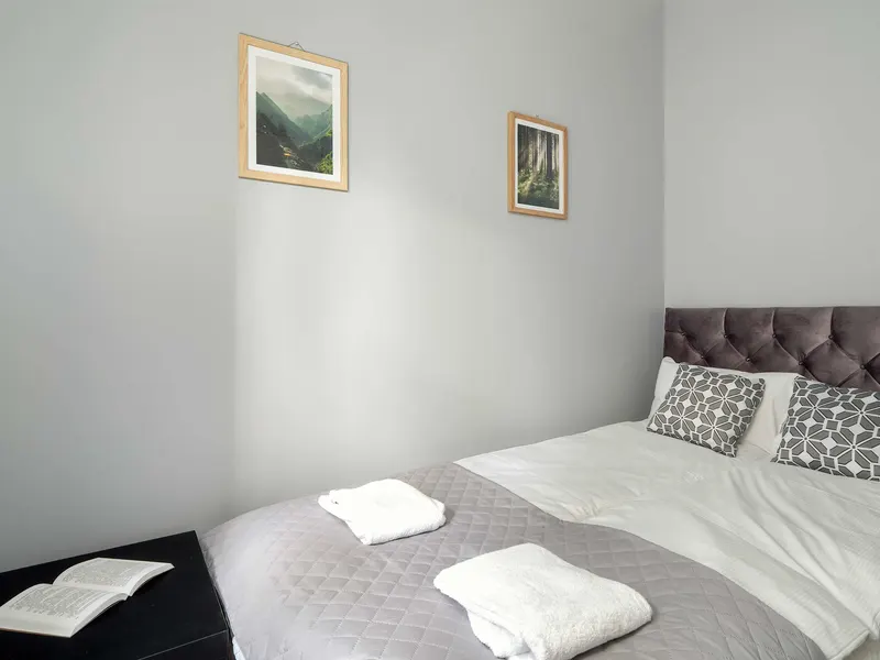 Stylowy Apartament w Centrum | Pralka i Smart TV – zdjęcie 2