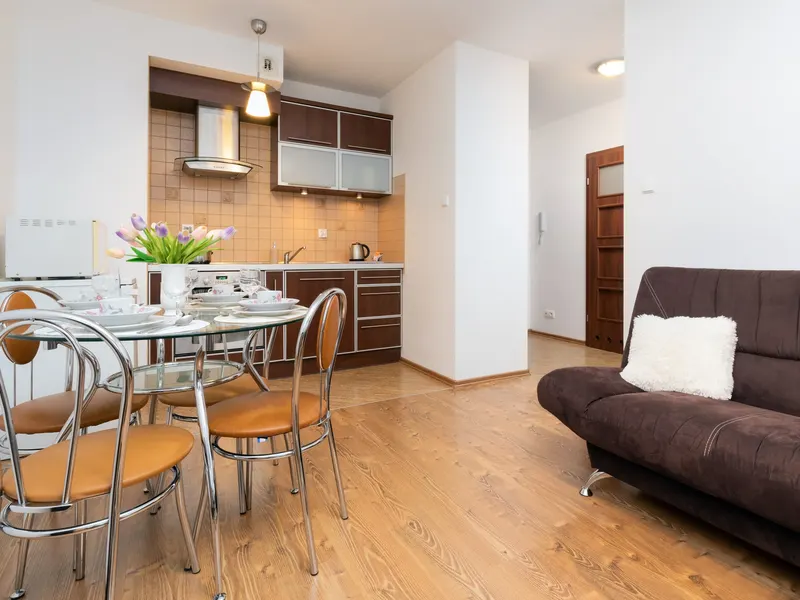 Bright Apartment with Balcony | Parking | 1 km to the Beach – photo 1
