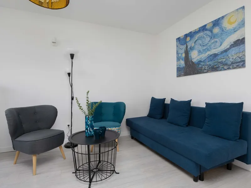 Bright Apartment in Downtown | Balcony and 2 Rooms – photo 1