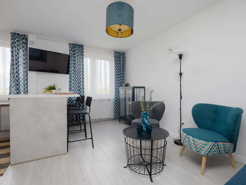 Bright Apartment in Downtown | Balcony and 2 Rooms – photo 5
