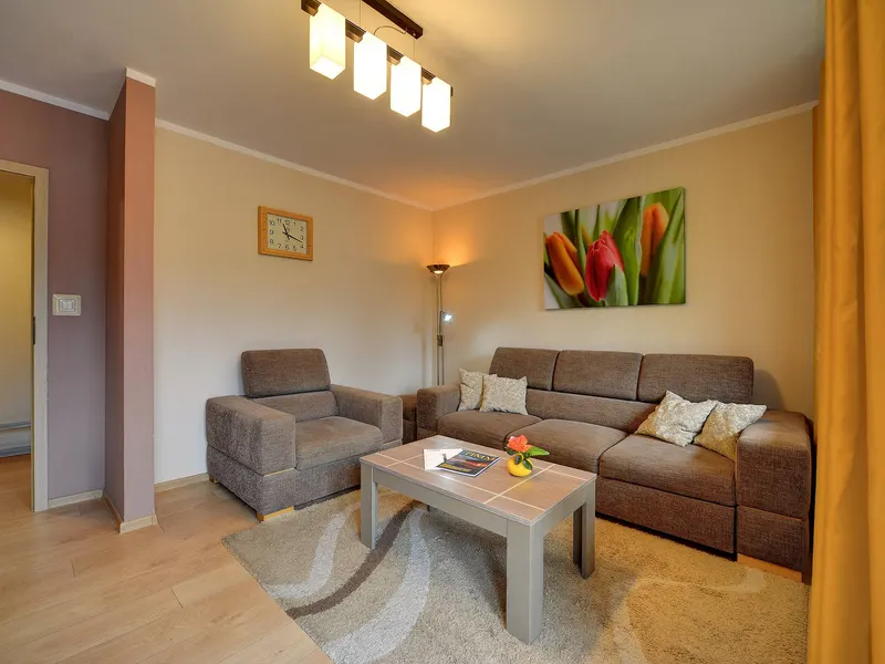 Sonnige Wohnung | Parkplatz, Balkon, Arbeitsraum – Foto 5