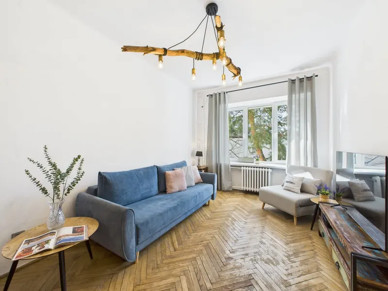 Dobrze skomunikowane Studio | Blisko Metra, Smart TV – zdjęcie 1