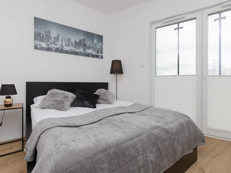 Air-conditioned Studio in Wola | Balcony | Bathtub – photo 1