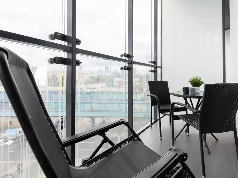 Air-conditioned Studio in Wola | Balcony | Bathtub – photo 4
