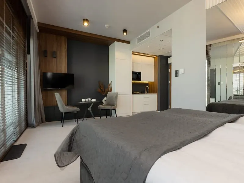 Stylish Studio in Business District | Balcony | Air Conditioning – photo 2