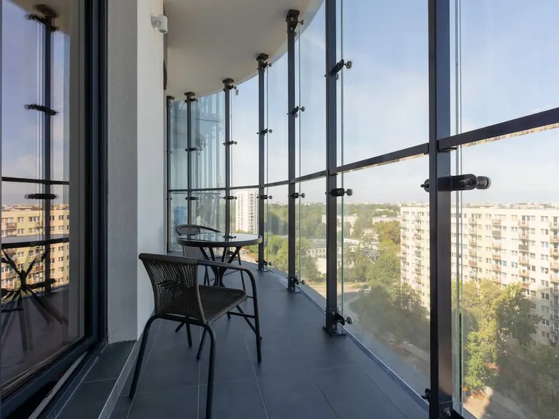 Stylish Studio in Business District | Balcony | Air Conditioning – photo 4