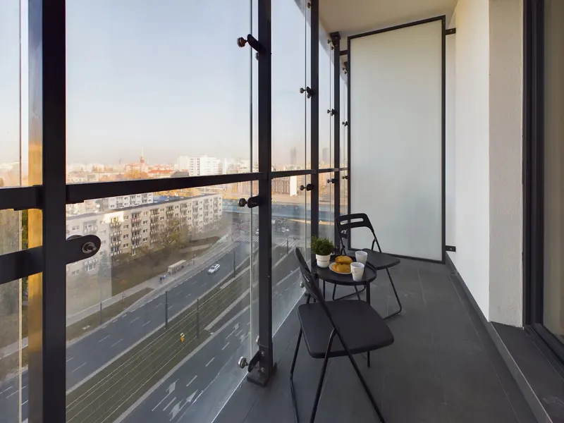 Nowoczesne Studio na Woli | Balkon, Klimatyzacja – zdjęcie 4
