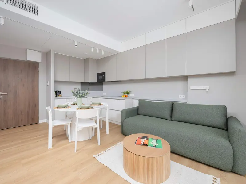 Stilvolles Apartment mit Balkon | Aussicht und Arbeitsraum – Foto 1