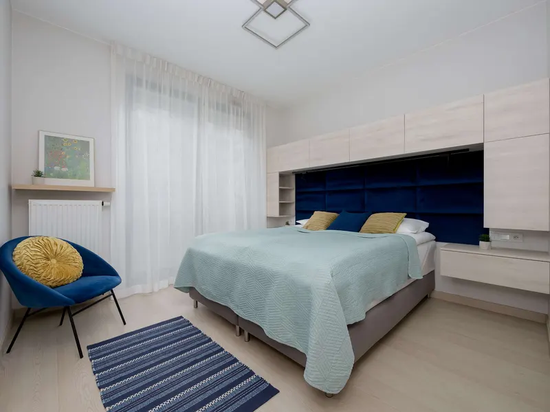 Elegant Apartment | Parking, Balcony, Workspace – photo 2
