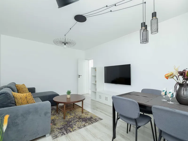 Nowoczesny Apartament | Balkon i Miejsce do Pracy – zdjęcie 5