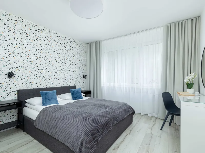 Nowoczesny Apartament | Balkon i Miejsce do Pracy – zdjęcie 2