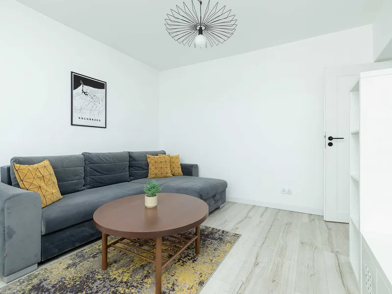 Nowoczesny Apartament | Balkon i Miejsce do Pracy – zdjęcie 4