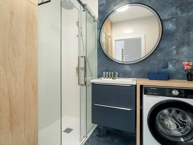 Stylowy Apartament z Balkonem | Parking | Blisko Jeziora Malta – zdjęcie 5