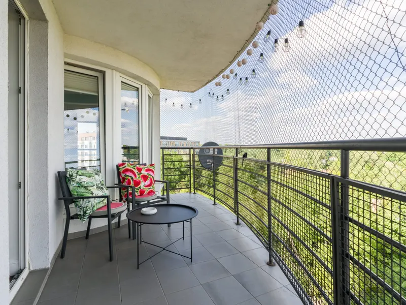 Comfortable Apartment | Pool Access and Balcony – photo 3