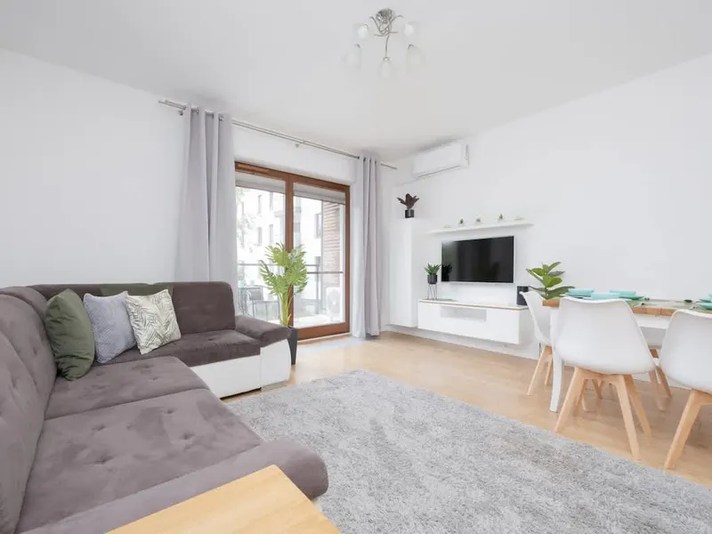Spacious Apartment | Air Conditioning | Balcony | Workspace – photo 1