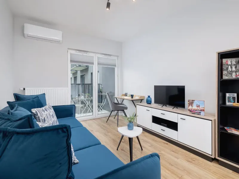 Stylish Apartment with Balcony | Air Conditioning, Workspace – photo 4