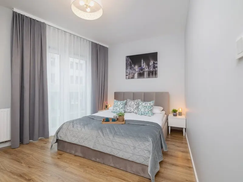 Stylish Apartment with Balcony | Air Conditioning, Workspace – photo 2