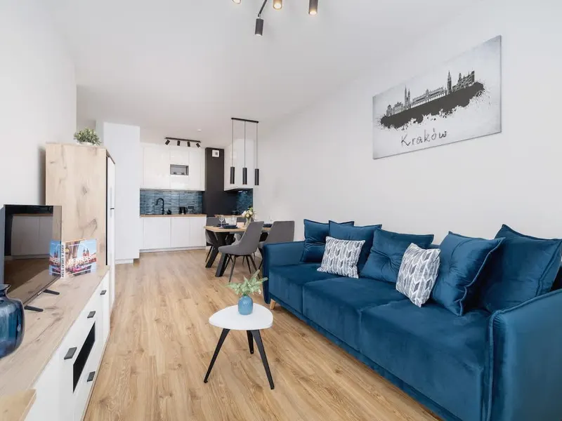Stylish Apartment with Balcony | Air Conditioning, Workspace – photo 1
