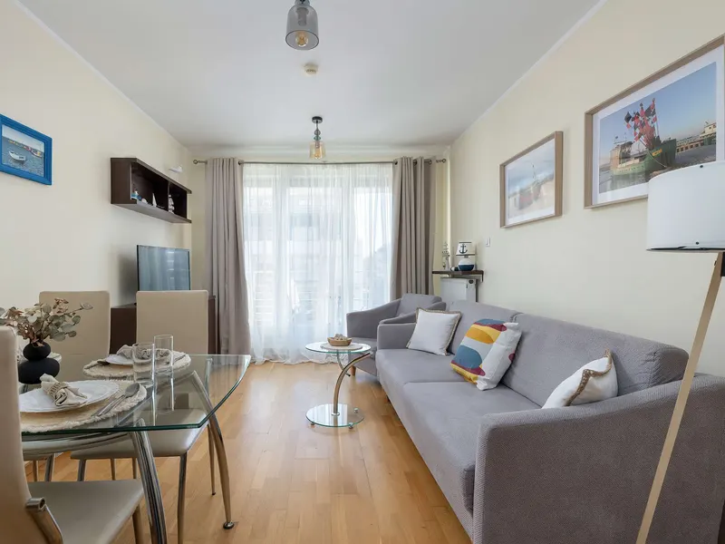 Stylowy Apartament z Balkonem | SPA, Blisko Plaży – zdjęcie 1