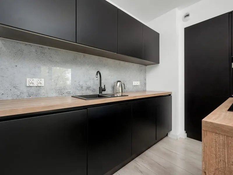 Stilvolle Wohnung mit 2 Schlafzimmern | Balkon und Parkplatz – Foto 3