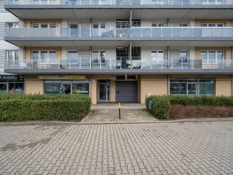 Przestronny Apartament we Wrocławiu | Balkon i Miejsce do Pracy – zdjęcie 5
