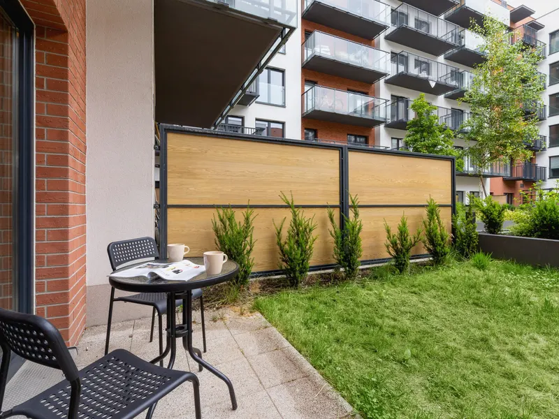 Stylowy Apartament | Klimatyzacja i Patio z Ogródkiem – zdjęcie 3