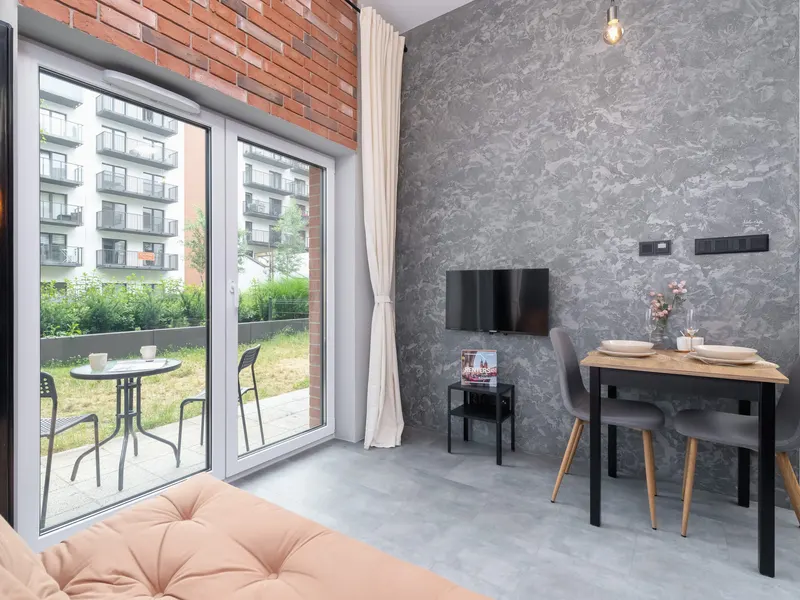 Stylowy Apartament | Klimatyzacja i Patio z Ogródkiem – zdjęcie 4